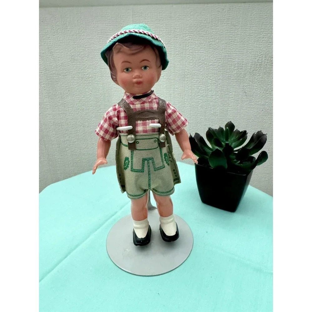 Madame ALEXANDER German Vintage 60s Festive Attire Doll Stand Kaiser Chicago 7